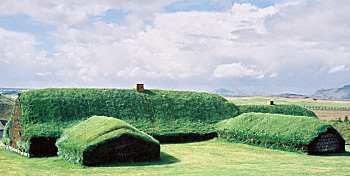 Stong longhouse reconstruction